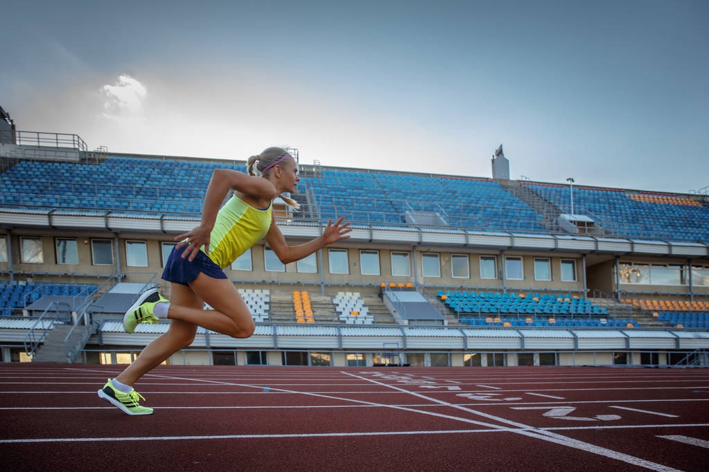 热刺苦苦挣扎 曼联追首次联赛连胜